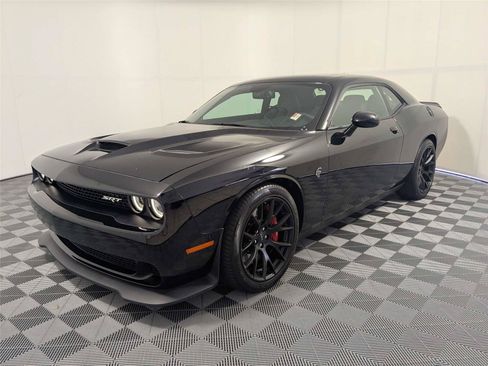 Used 2016 Dodge Challenger SRT Hellcat RWD image 2