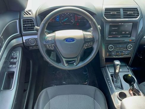 Used 2016 Ford Explorer XLT w/ Equipment Group 201A image 15