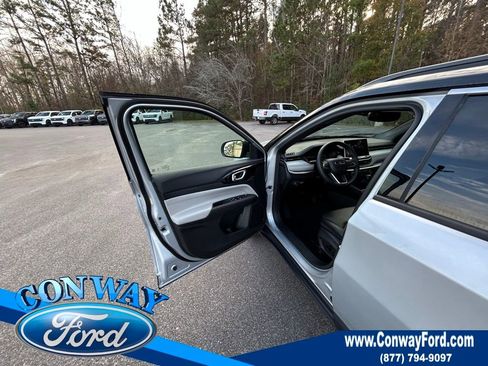 Used 2024 Jeep Compass Limited image 27