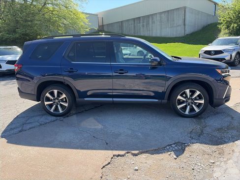 Used 2024 Honda Pilot Elite image 4