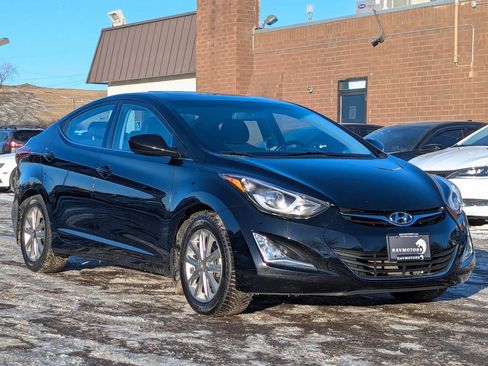 Used 2015 Hyundai Elantra SE w/ Option Group 03 image 3