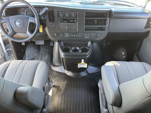 New 2025 GMC Savana 3500 LS RWD image 20