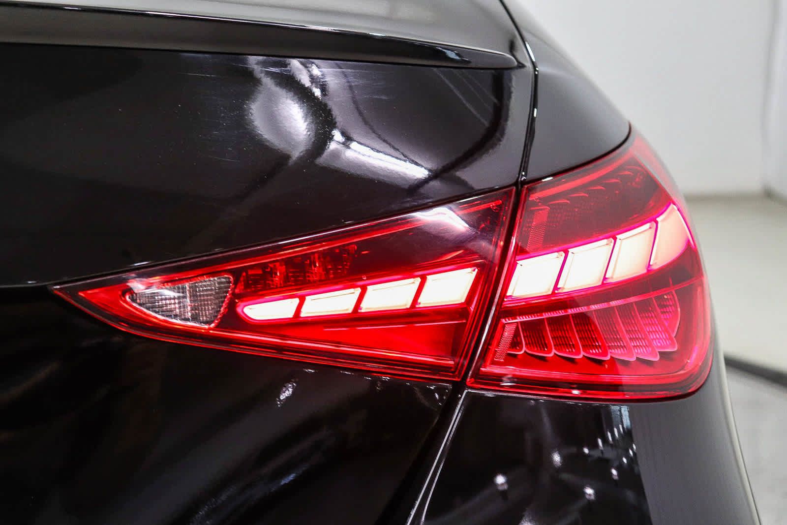 Used 2024 Mercedes-Benz C 300 Sedan image 11