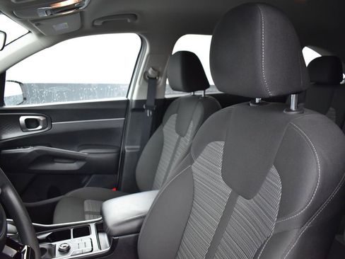 Used 2021 Kia Sorento LX image 12