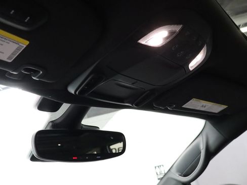 Used 2019 Chrysler Pacifica Limited w/ Advanced Safetytec Group FWD image 39