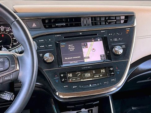 Used 2018 Toyota Avalon Limited image 6