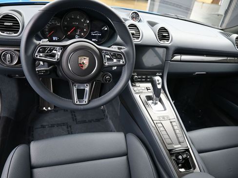 Used 2025 Porsche 718 Cayman GT4 image 6