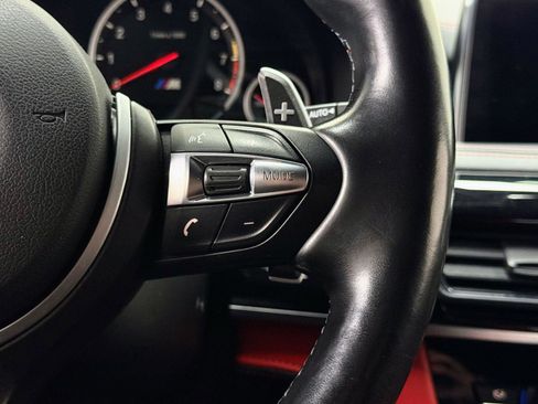 Used 2018 BMW X5 M image 21