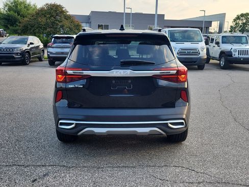 Used 2022 Kia Seltos SX w/ Sunroof Package AWD/4WD image 6