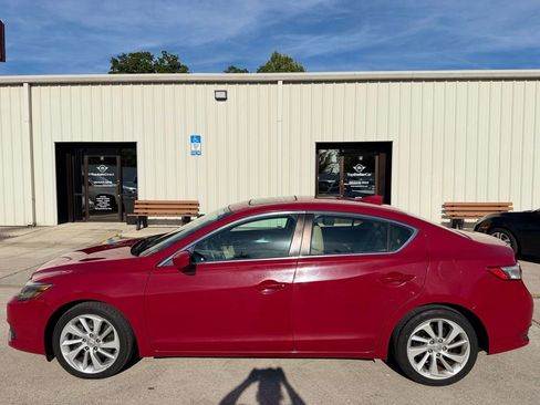 Used 2018 Acura ILX image 2