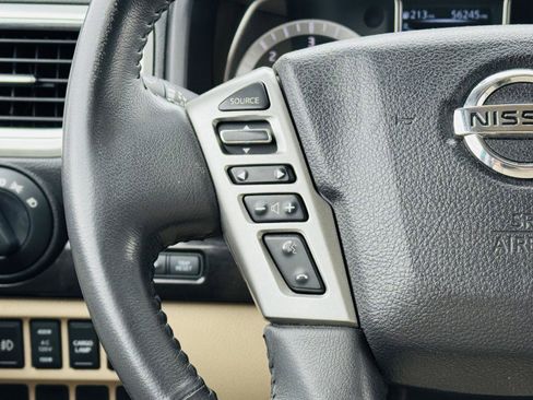 Used 2017 Nissan Titan SV image 16