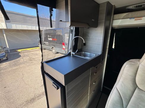 Used 2022 Mercedes-Benz Sprinter 2500 image 33