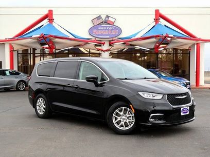 Used 2024 Chrysler Pacifica Touring-L