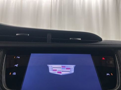 Used 2024 Cadillac XT6 Sport w/ Technology Package image 13