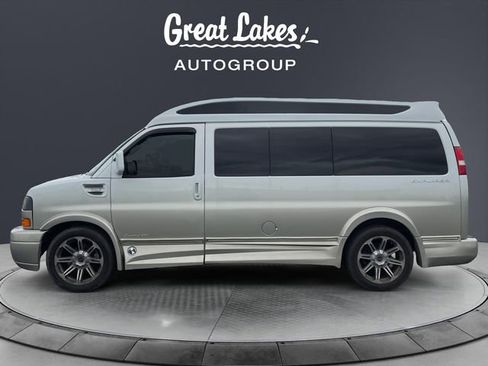 Used 2017 GMC Savana 2500 image 2