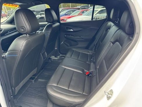 Used 2025 Buick Envista Sport Touring w/ Convenience I Package FWD image 17