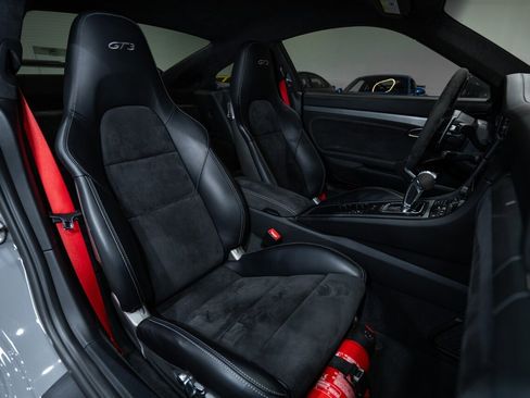 Used 2018 Porsche 911 GT3 image 30