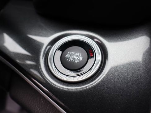 Used 2023 Jeep Grand Cherokee Altitude AWD/4WD image 19