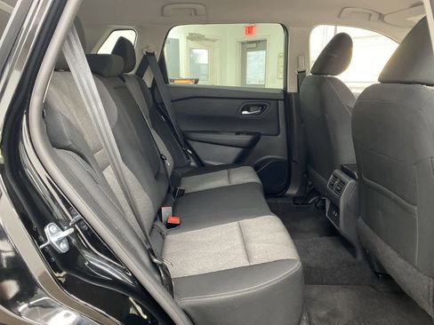 Used 2025 Nissan Rogue SV image 17