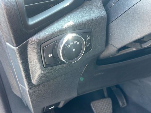 Used 2019 Ford EcoSport Titanium FWD image 16