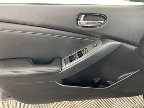 Used 2010 Nissan Altima 2.5 SL w/ SL Pkg image 12