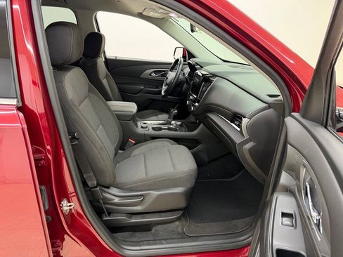 Used 2019 Chevrolet Traverse LT FWD image 11