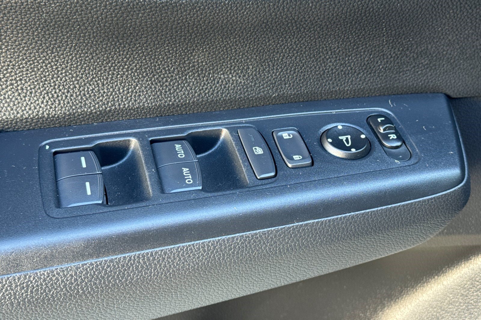 Used 2025 Honda CR-V Sport image 14