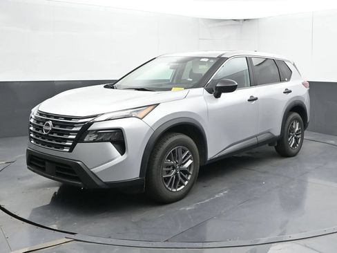 Used 2024 Nissan Rogue S FWD image 8