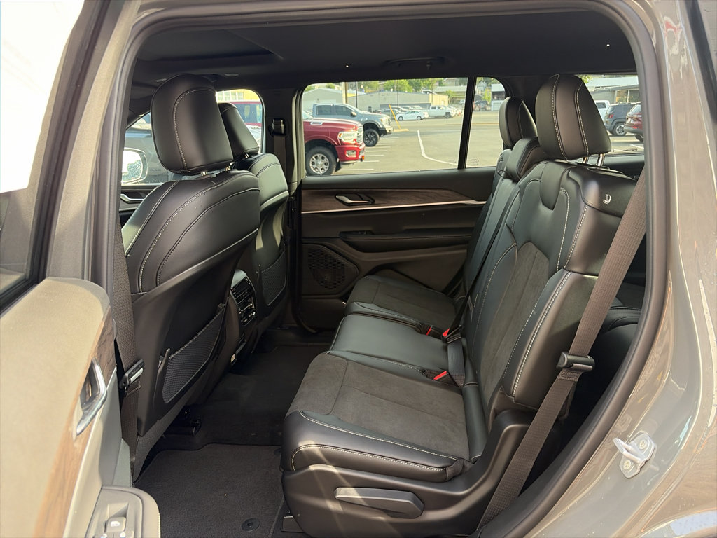New 2027 Jeep Grand Cherokee L 4WD image 26