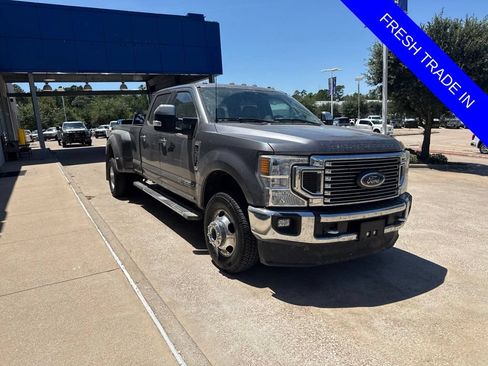 Used 2022 Ford F350 XLT w/ XLT Premium Package AWD/4WD image 2