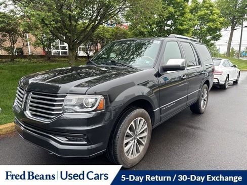 Used 2017 Lincoln Navigator Select AWD/4WD image 3
