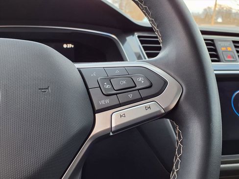 Used 2022 Volkswagen Tiguan SE image 22