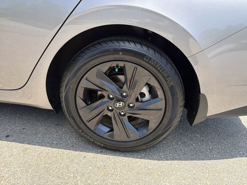 Used 2022 Hyundai Elantra SEL FWD image 20