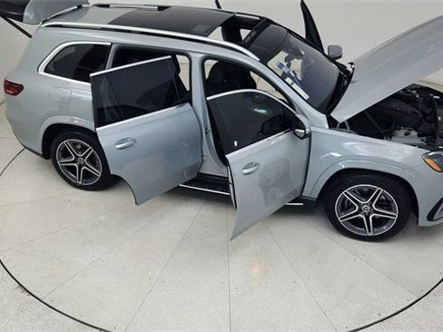 Used 2024 Mercedes-Benz GLS 450 4MATIC image 89