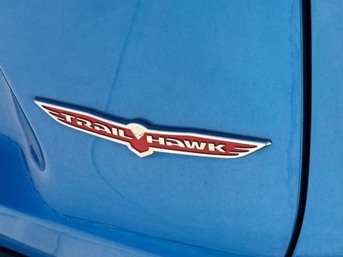 Used 2019 Jeep Cherokee Trailhawk w/ Cold Weather Group AWD/4WD image 7