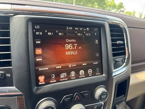 Used 2016 RAM 1500 Laramie w/ Convenience Group AWD/4WD image 18