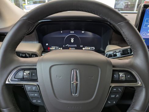 Used 2022 Lincoln Nautilus Reserve FWD image 29
