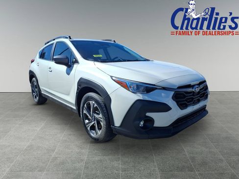 Used 2024 Subaru Crosstrek 2.0i Premium image 3