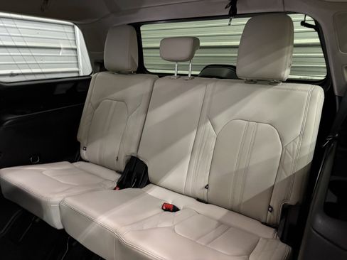 Used 2019 Ford Expedition Platinum image 26