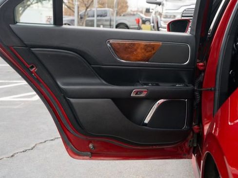 Used 2017 Lincoln Continental Select w/ Technology Package image 34