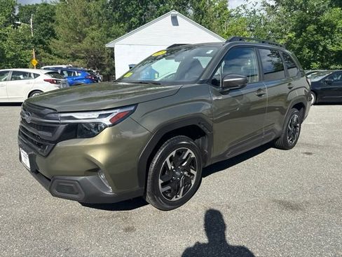 Used 2025 Subaru Forester Limited AWD/4WD image 7