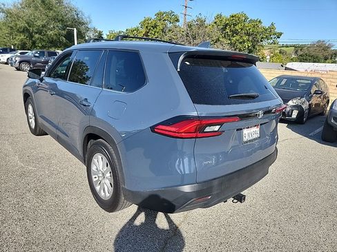 Certified 2024 Toyota Grand Highlander XLE image 3