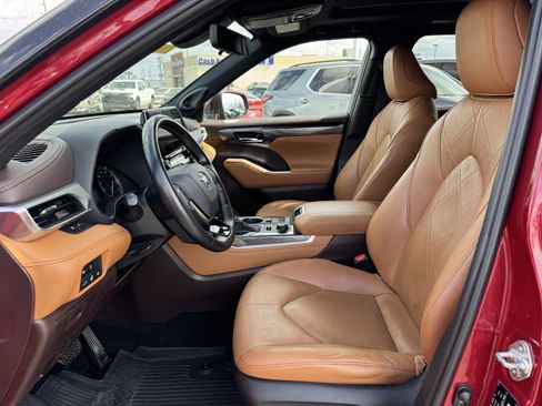 Used 2020 Toyota Highlander Platinum image 27