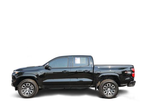 Used 2025 Chevrolet Colorado Z71 w/ Technology Package AWD/4WD image 3