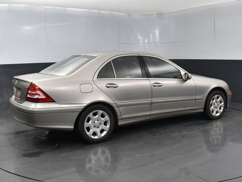 Used 2005 Mercedes-Benz C 240 4MATIC Sedan image 3