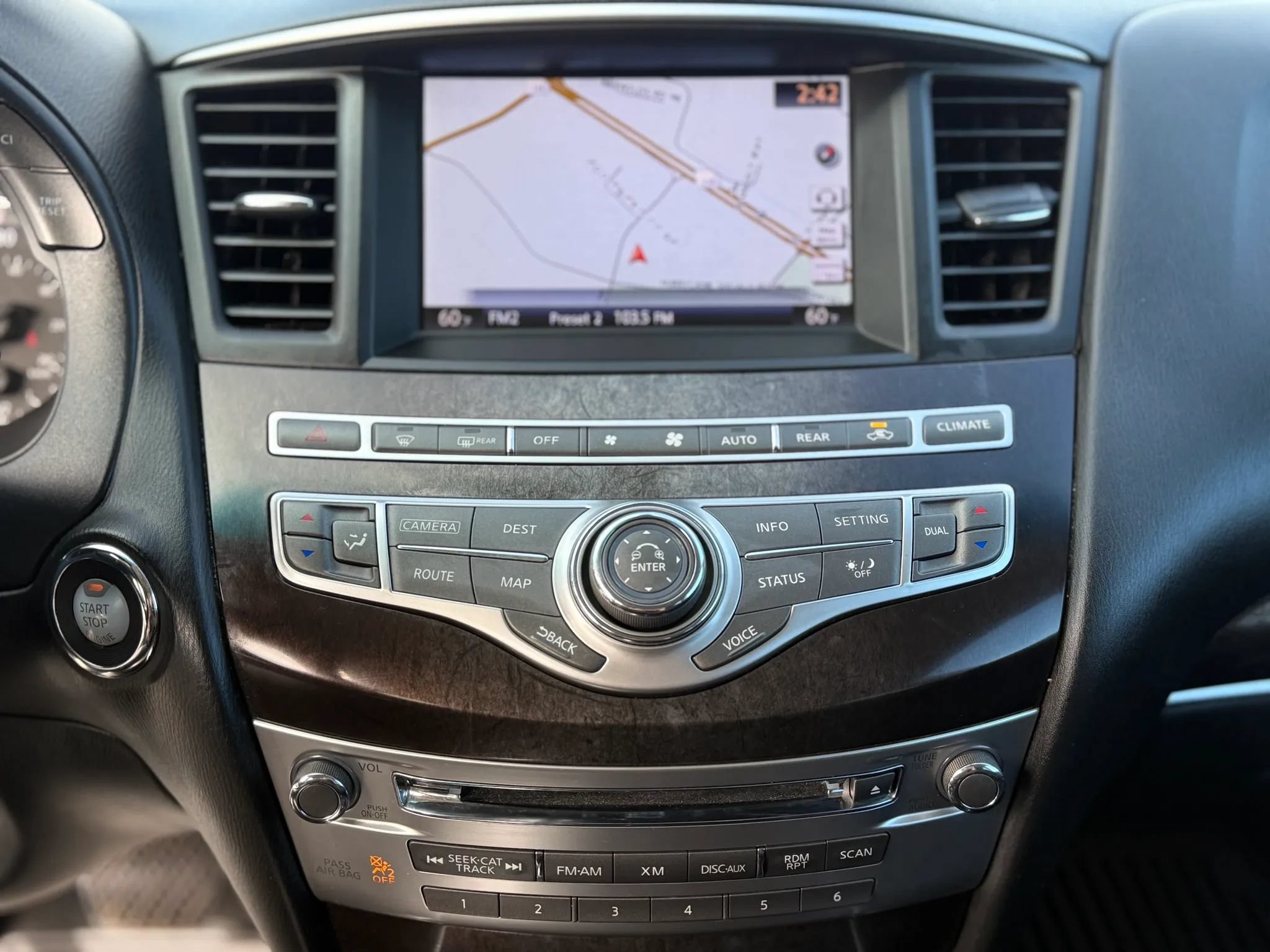 Used 2013 INFINITI JX35 AWD w/ Premium Pkg image 28