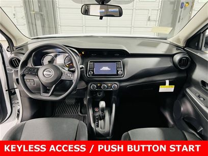 New 2025 Nissan Kicks Play S