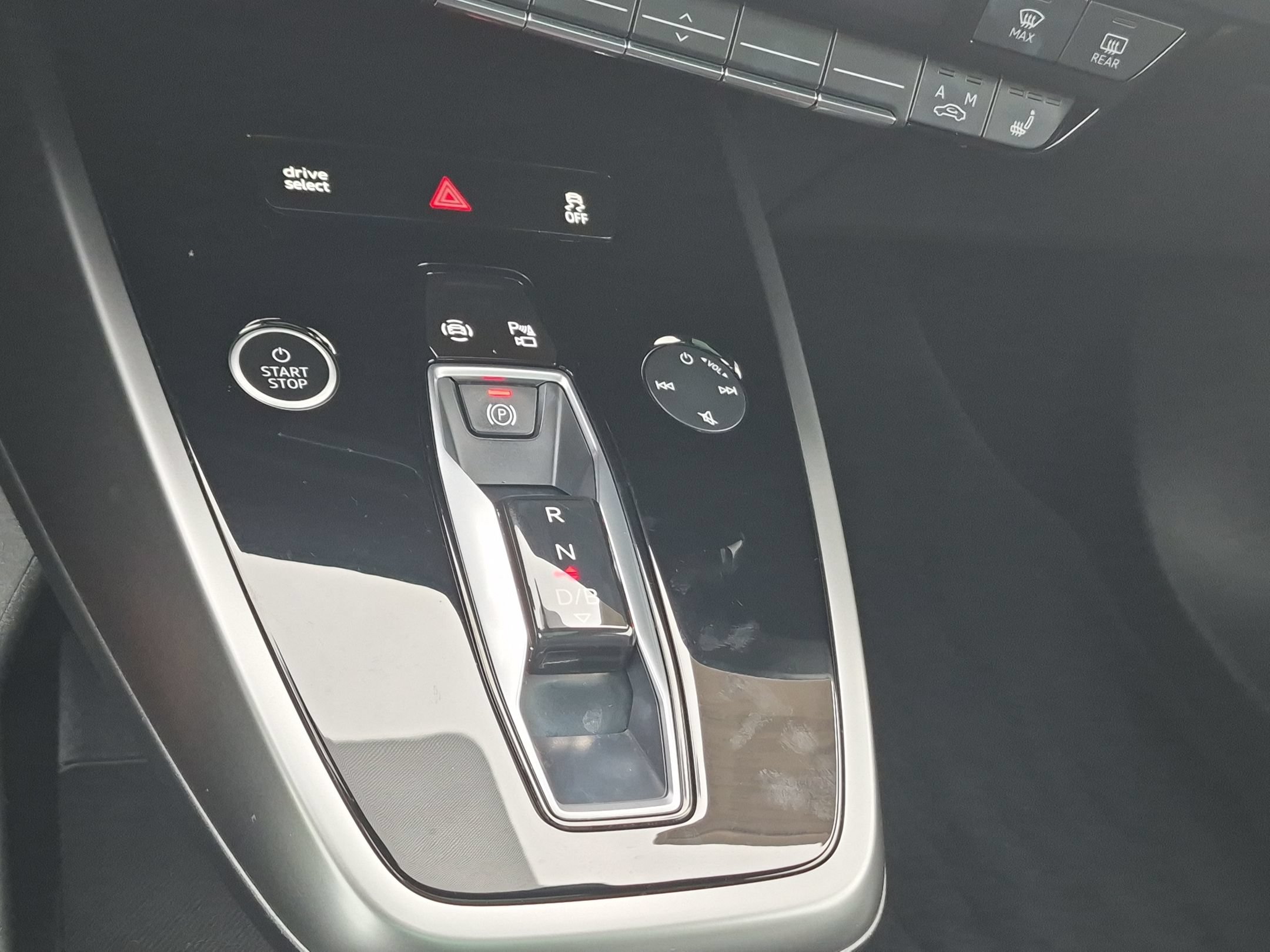 Used 2023 Audi Q4 e-tron Premium w/ Premium Plus RWD image 17