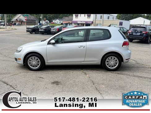Used 2012 Volkswagen Golf 2-Door FWD image 5