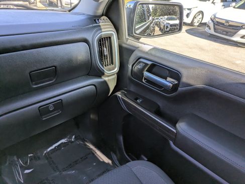 Used 2022 Chevrolet Silverado 1500 LT image 18